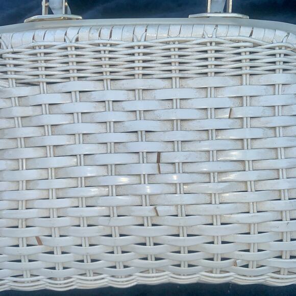 VINTAGE 50's/60's WICKER, MOTHER OF PEARL & LUCITE BASKETWEAVE FRAME HANDBAG - Picture 12 of 13